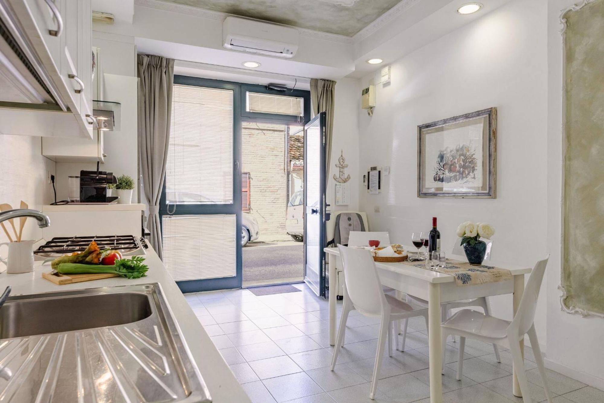 פורטו רקנאטי Italian Experience-La Rondine Apartment מראה חיצוני תמונה